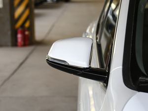 2021sDrive20i MԽҰb ^