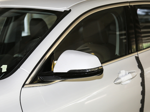 2021sDrive20i MԽҰb ^