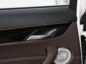 2021sDrive20i MԽҰb g