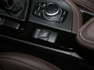 2021sDrive20i MԽҰb v܇Ƅ