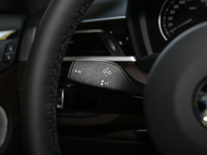 2021sDrive25i I(lng)MԽҰb п؅^(q)