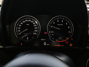 2021款sDrive25i 领先型M越野套装 仪表