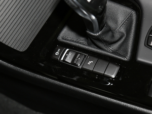 2021sDrive25i I(lng)MԽҰb п؅^(q)