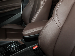 2021sDrive20i MԽҰb 