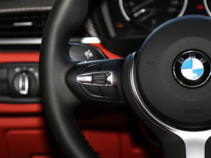 2021sDrive25i MԽҰb п؅^(q)