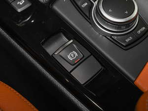 2021款xDrive25i M越野套装 驻车制动器