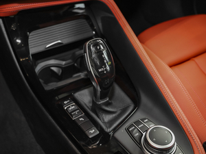 2021款xDrive25i M越野套装 换挡杆