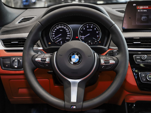 2021款xDrive25i M越野套装 方向盘