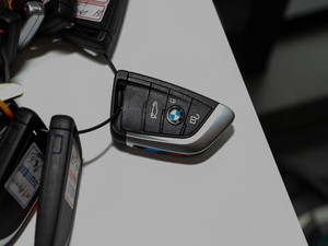 2021款xDrive25i M越野套装 车钥匙