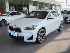 2021款xDrive25i M运动套装 左前45度