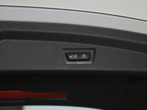 2021xDrive25i M\(yn)b g