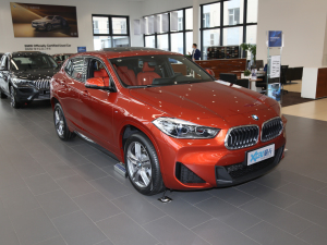 2021sDrive25i IM\b w^