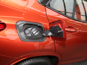 2021sDrive25i I(lng)M\(yn)(dng)b w