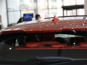 2021sDrive25i I(lng)M\(yn)b (x)(ji)^