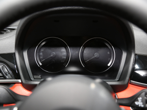 2021sDrive25i IM\b x