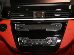 2021sDrive25i IM\b {