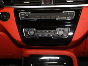 2021sDrive25i IM\b {{