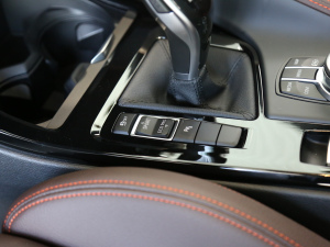 2021sDrive25i ҹ п؅^