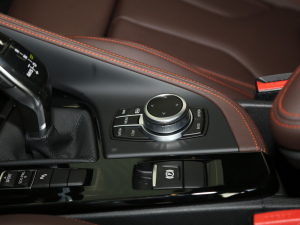 2021sDrive25i ҹ п؅^