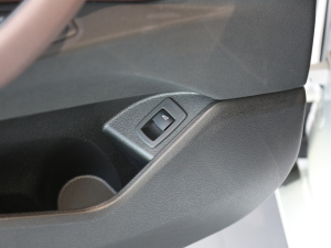 2021sDrive25i ҹ п؅^