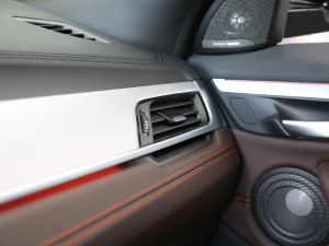 2021sDrive25i ҹ п؅^