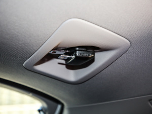 2021sDrive25i M\(yn)(dng)b g