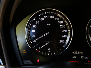 2021sDrive25i M\b п؅^