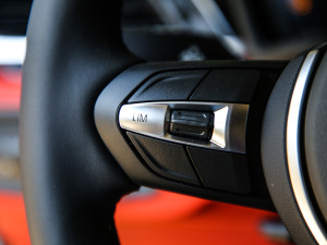 2021sDrive25i M\b п؅^