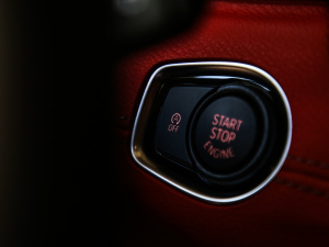 2021sDrive25i M\b п؅^