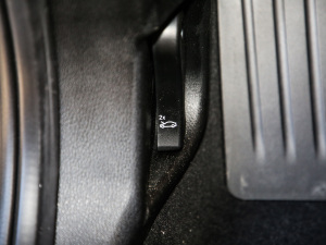 2021sDrive25i M\b п؅^(q)