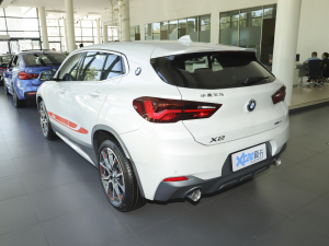 2021款sDrive25i 锋芒版 左后45度
