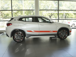 2021sDrive25i hâ w^