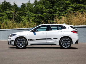 2021款xDrive25i 曜夜版 正侧（左）