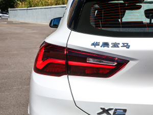 2021款xDrive25i 曜夜版 尾灯