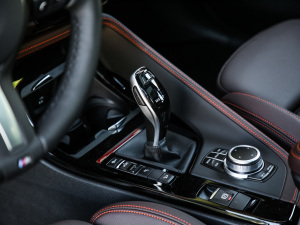 2021款xDrive25i 曜夜版 换挡杆