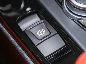 2021Ŀ sDrive25i M\b v܇Ƅ