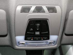 2021Ŀ sDrive25i M\b п؅^