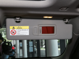 2021Ŀ sDrive25i M\b ꖰ壨ң