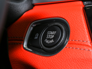 2021Ŀ sDrive25i M\b п؅^