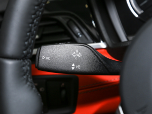 2021Ŀ sDrive25i M\b п؅^