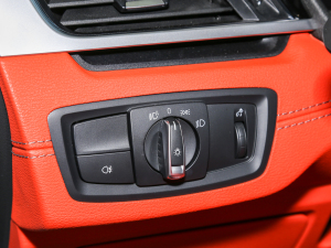 2021Ŀ sDrive25i M\b п؅^(q)