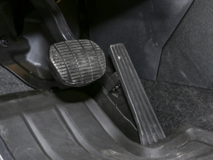 2021Ŀ sDrive25i M\b п؅^(q)