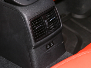 2021Ŀ sDrive25i M\b п؅^(q)