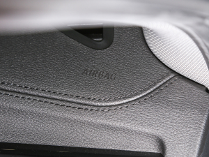 2021Ŀ sDrive25i M\b п؅^(q)