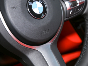 2021Ŀ sDrive25i M\b п؅^(q)