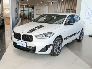 2021款改款 xDrive25i 曜夜版 左前45度