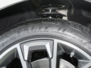 2021Ŀ xDrive25i ҹ ^