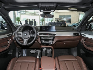 2021款改款 xDrive25i 曜夜版 内饰全景