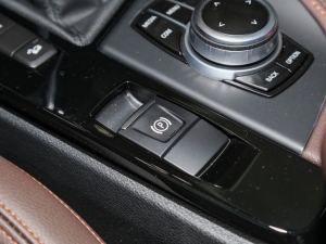 2021Ŀ xDrive25i ҹ v܇Ƅ