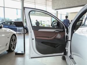 2021Ŀ xDrive25i ҹ {λ܇T